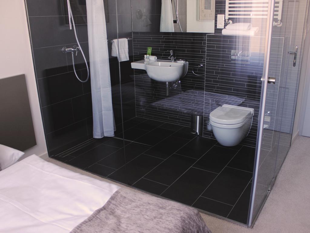 Hotel Lev Levice Quarto foto