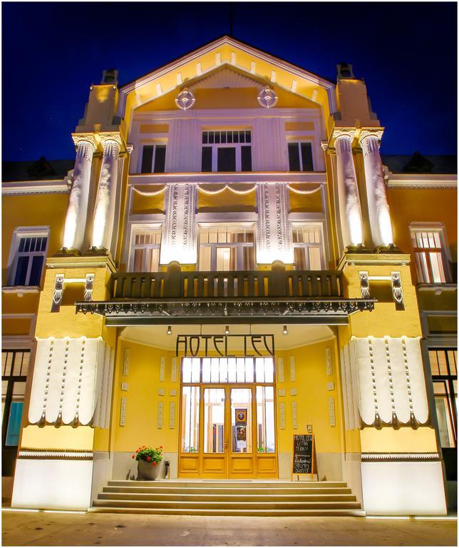 Hotel Lev Levice Exterior foto
